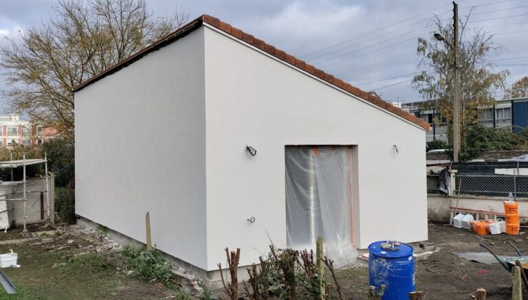 Maison rénovée avec installation électrique à Sotteville-lès-Rouen par MB Renov